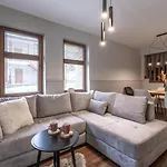 Apartment 3 спални - електрическо подово отопление - бърз Wifi - веранда - в гората - Warm Forest Nest