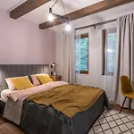 3 спални - електрическо подово отопление - бърз Wifi - веранда - в гората - Warm Forest Nest * Pamporovo