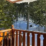 3 спални - електрическо подово отопление - бърз Wifi - веранда - в гората - Warm Forest Nest Apartment