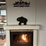 Apartment 3 спални - електрическо подово отопление - бърз Wifi - веранда - в гората - Warm Forest Nest Pamporovo