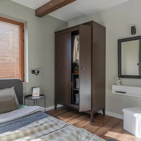 3 спални - електрическо подово отопление - бърз Wifi - веранда - в гората - Warm Forest Nest Apartment *
