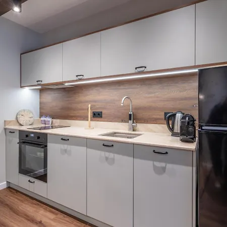Apartment 3 спални - електрическо подово отопление - бърз Wifi - веранда - в гората - Warm Forest Nest Pamporovo