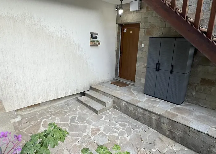 Apartment 3 спални - електрическо подово отопление - бърз Wifi - веранда - в гората - Warm Forest Nest *