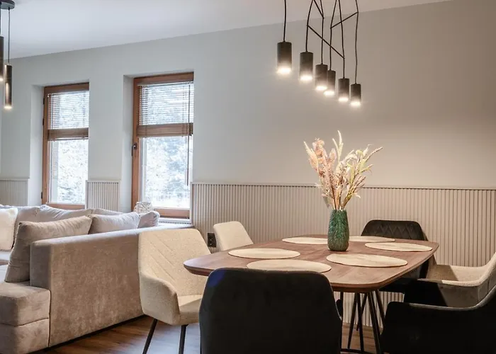 Apartment 3 спални - електрическо подово отопление - бърз Wifi - веранда - в гората - Warm Forest Nest Pamporovo