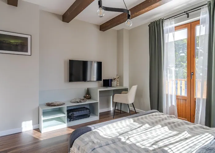 Apartment 3 спални - електрическо подово отопление - бърз Wifi - веранда - в гората - Warm Forest Nest Pamporovo