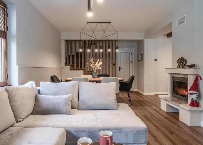 3 спални - електрическо подово отопление - бърз Wifi - веранда - в гората - Warm Forest Nest Pamporovo