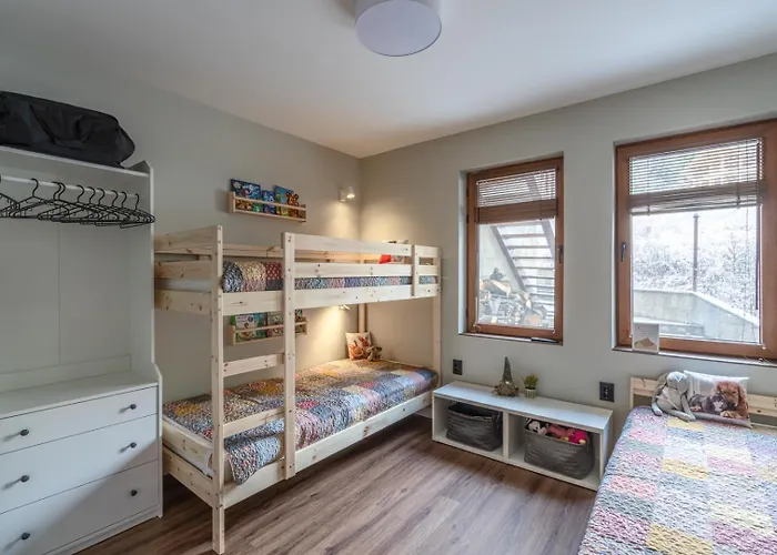 3 спални - електрическо подово отопление - бърз Wifi - веранда - в гората - Warm Forest Nest Pamporovo